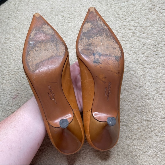 Salvatore Ferragamo Womens Leather Heels - Picture 5 of 7